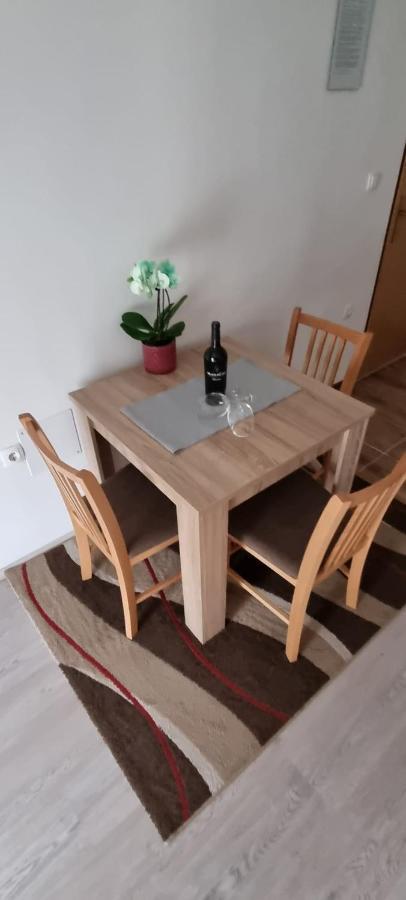 Apartmani Italo Biograd Na Moru Bagian luar foto