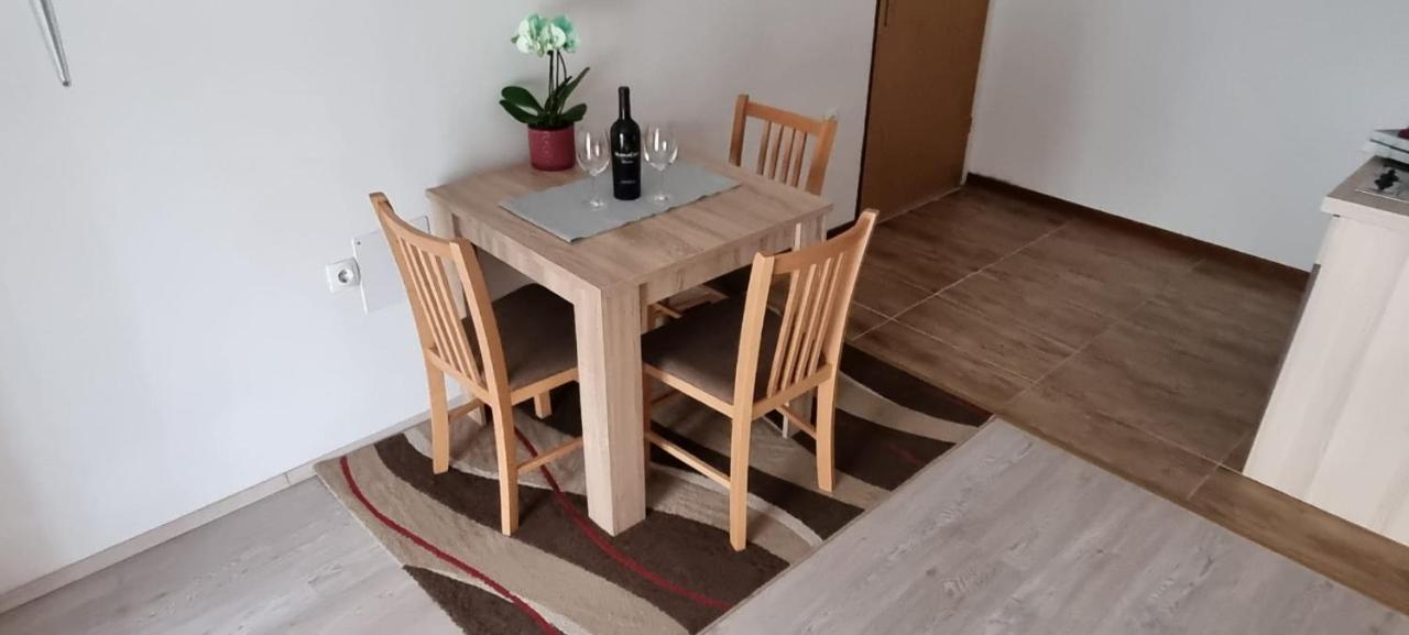 Apartmani Italo Biograd Na Moru Bagian luar foto