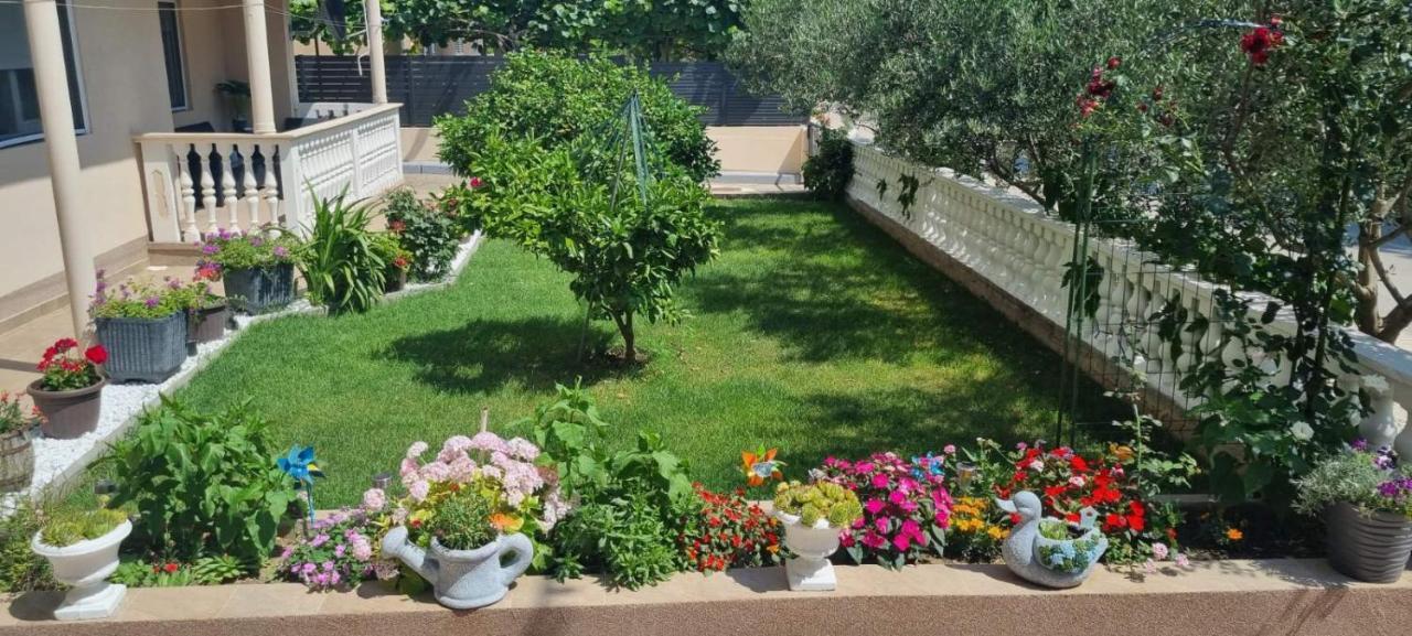 Apartmani Italo Biograd Na Moru Bagian luar foto